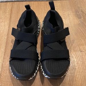 Brand new never worn Adidas Stella McCartney ultra boost leopard print sneakers